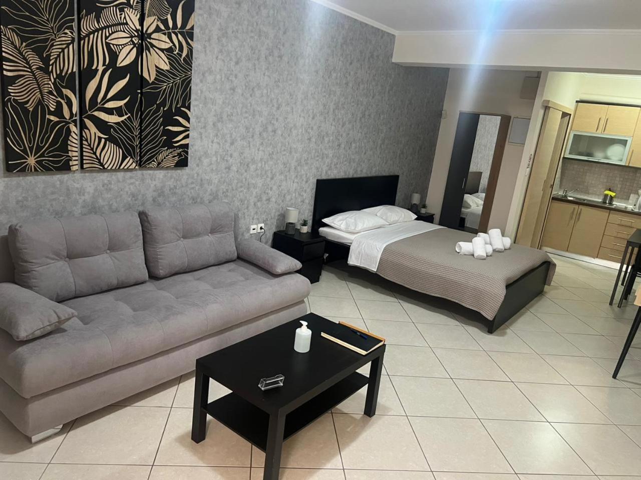 Avr Airport Deluxe Suites 4 Markópoulon Exterior foto